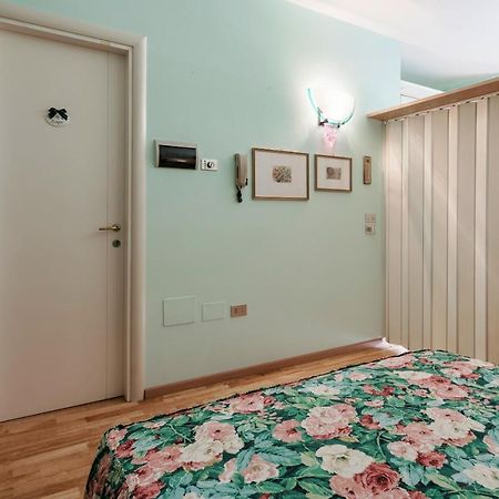 Azzurra Suite - Monolocale Con Piscina E Wifi Sirmione Exterior foto