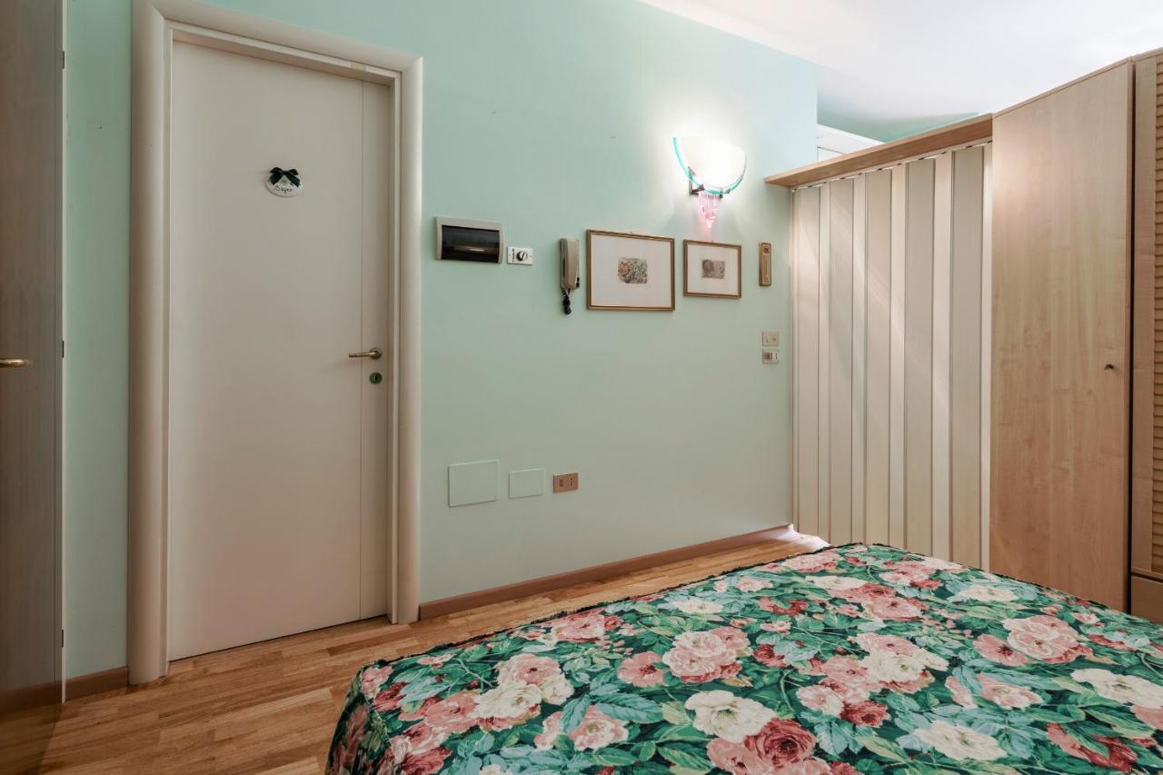 Azzurra Suite - Monolocale Con Piscina E Wifi Sirmione Exterior foto