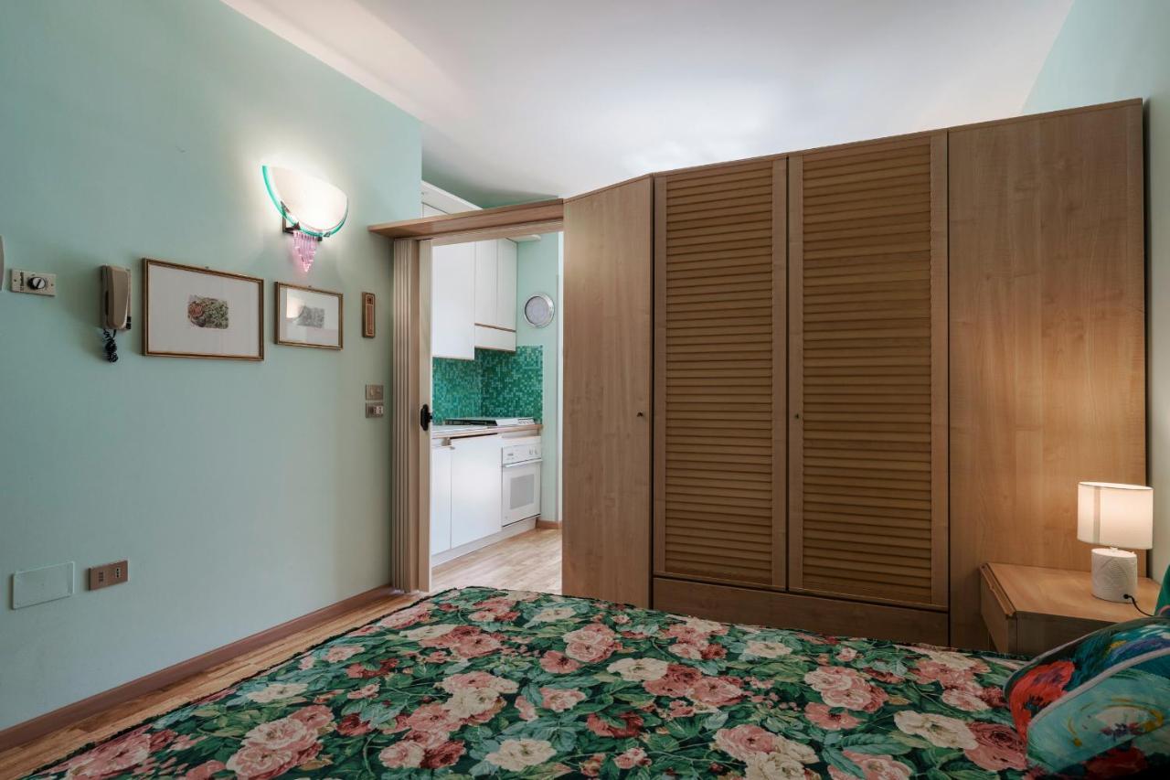 Azzurra Suite - Monolocale Con Piscina E Wifi Sirmione Exterior foto